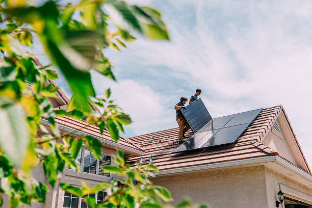 Best Roof Gutter Cleaning  in Marquette, MI